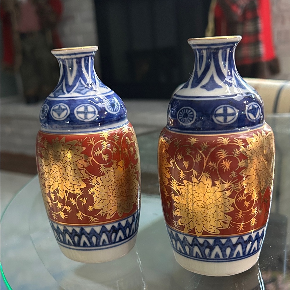 Kutani Ware Vintage Signed Gilted 5.5 inch Pair of vases.